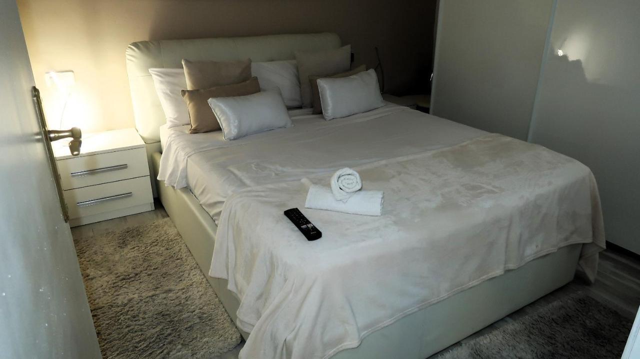 Entire Apartment , 2 Bedrooms Newly Remodeled Center Sitges Barcelona Exterior photo