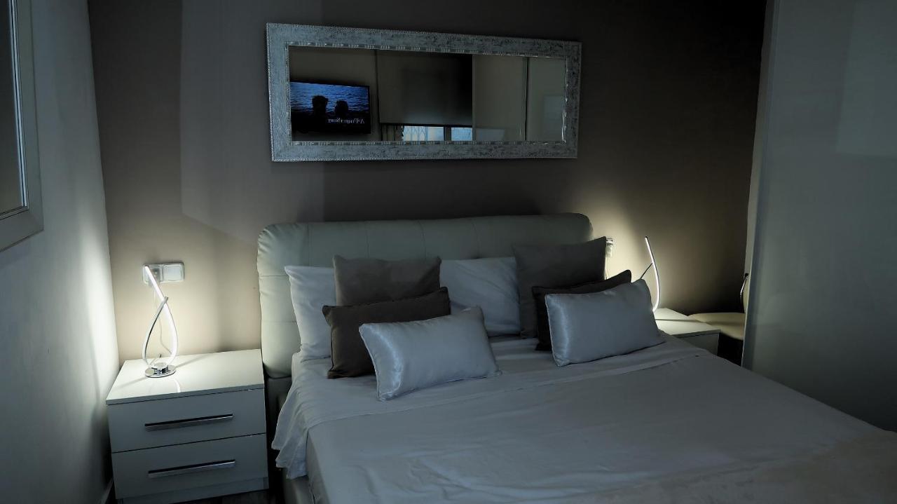 Entire Apartment , 2 Bedrooms Newly Remodeled Center Sitges Barcelona Exterior photo